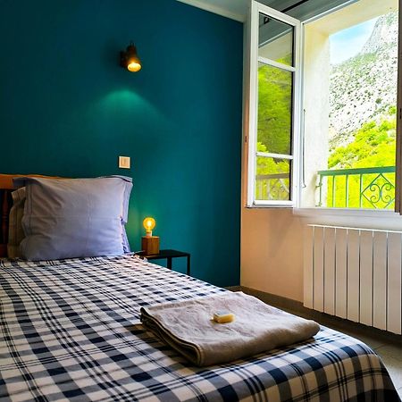 Auberge De Calendal Hotel Aiglun  Bagian luar foto