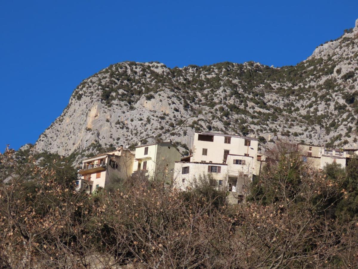 Auberge De Calendal Hotel Aiglun  Bagian luar foto