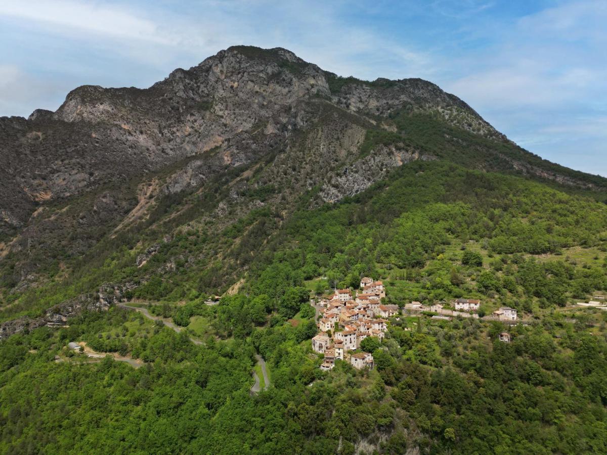 Auberge De Calendal Hotel Aiglun  Bagian luar foto